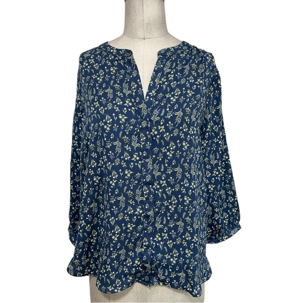 Jachs NY Girlfriend 3/4 Blue Floral Button Down V-Neck Top